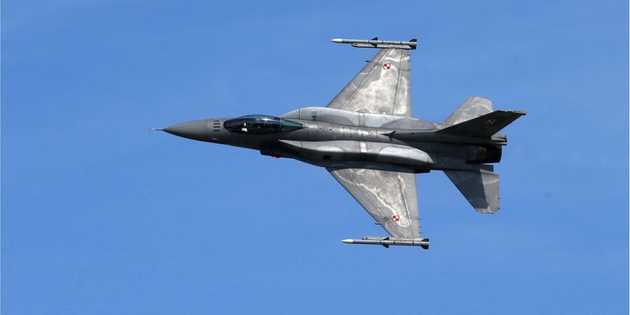 F-16 наближаються. На останньому Рамштайні ідея отримання винищувачів перейшла до практичної площини — дипрадник Зеленського