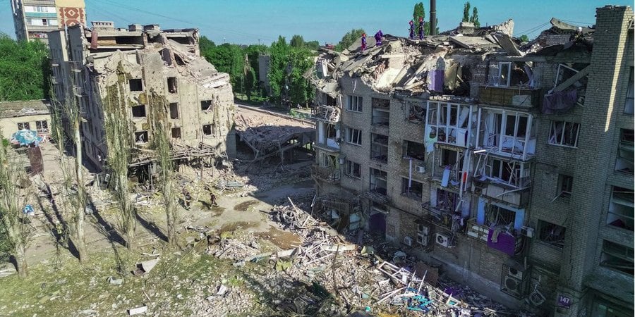 Росія вдарила Іскандерами по багатоповерхівці в Покровську, відомо про сімох загиблих, 67 поранених, серед них — двоє дітей — головне