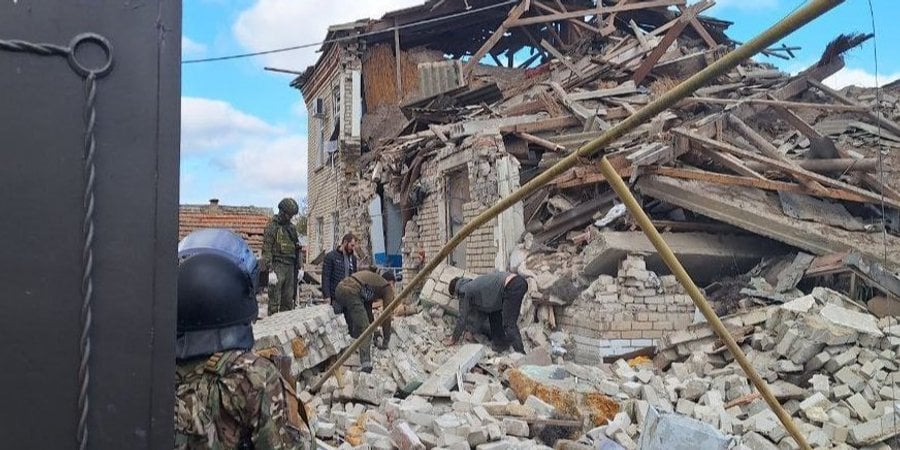 У Мережі публікують фото руйнувань у Скадовську (Фото:Скадовський захисник/Telegram)