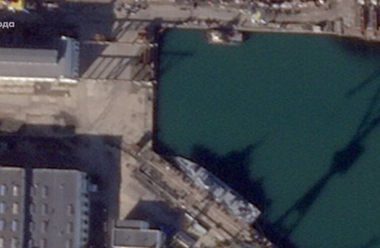 З’явилися супутникові знімки російського корабля в Керчі після суботньої атаки