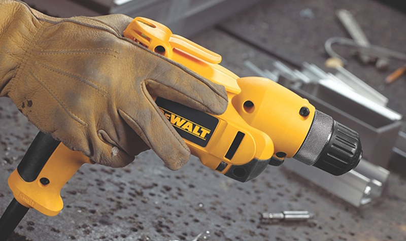 дрилі Dewalt